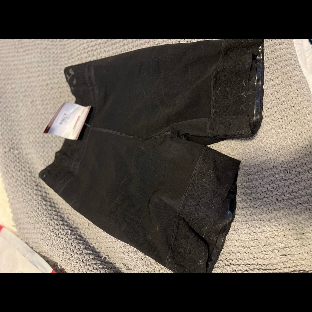 Shapewear - Picture 2 of 3